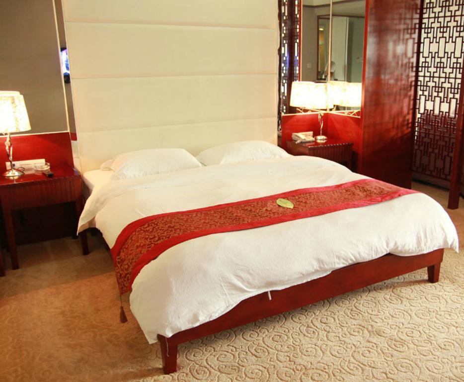 Guangzhou Yuncheng Hotel Esterno foto